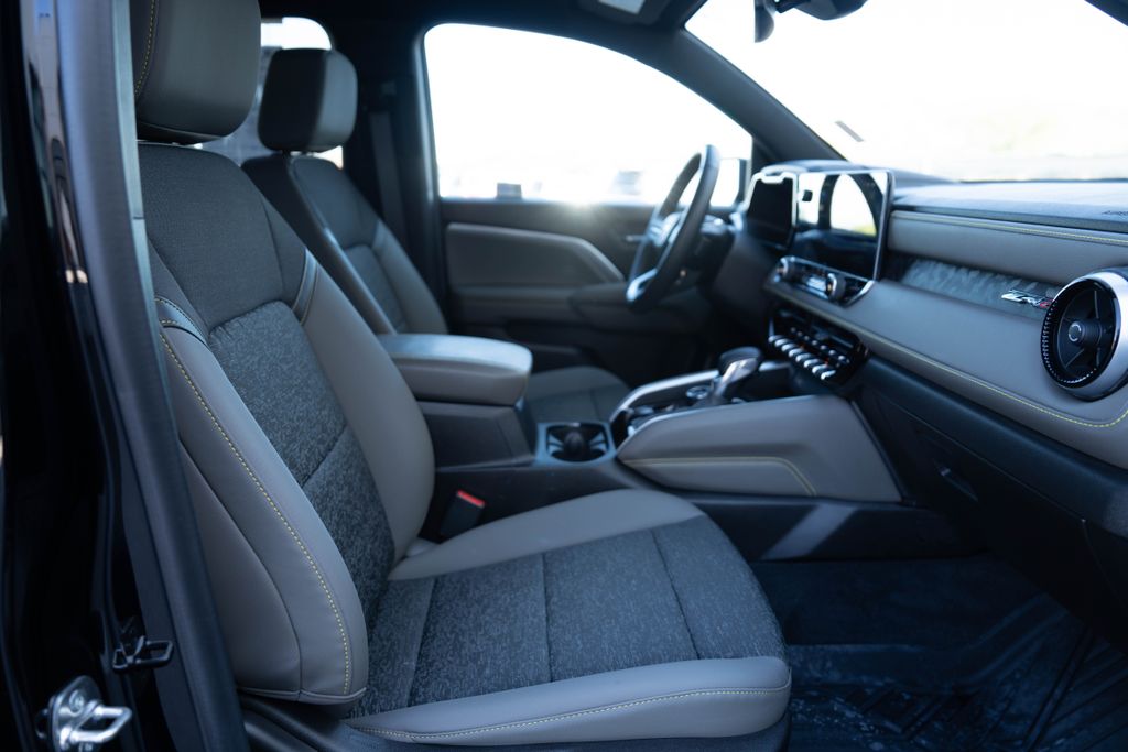 2024 Chevrolet Colorado ZR2 - Photo 19