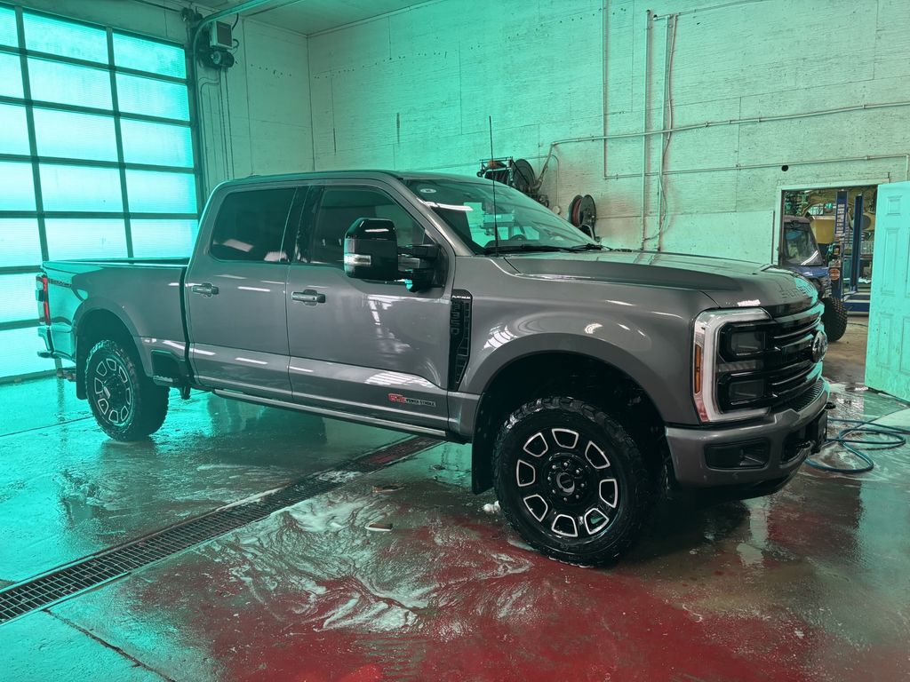 2026 Ford F-350 Platinum 4x4 Crew Cab 160 in SRW's photo
