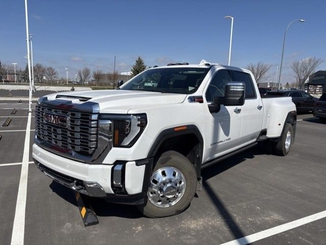 2025 GMC Sierra Denali 4WD Crew Cab Standard Box SRW's photo