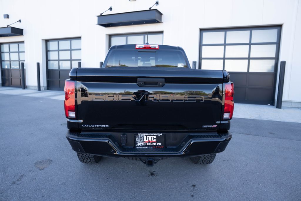2024 Chevrolet Colorado ZR2 - Photo 8