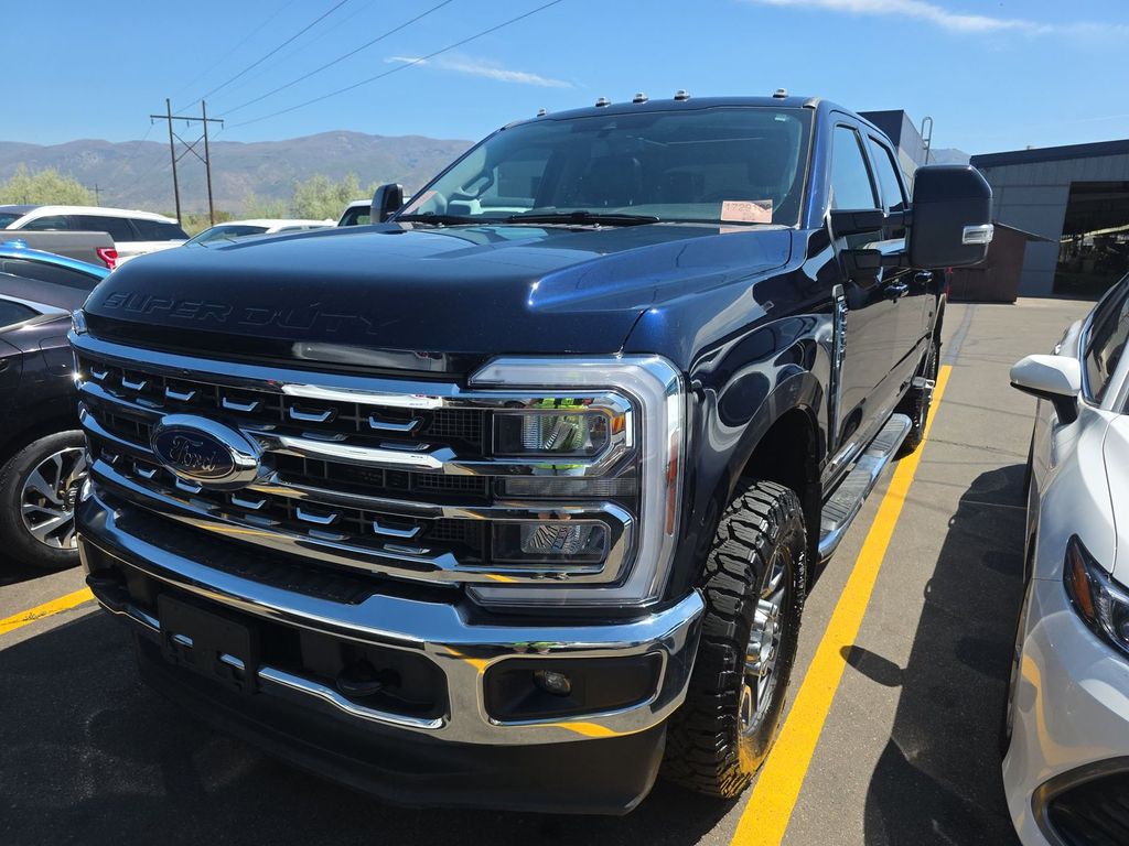 2025 Ford F-350 Lariat 4x4 Crew Cab 160 in SRW's photo
