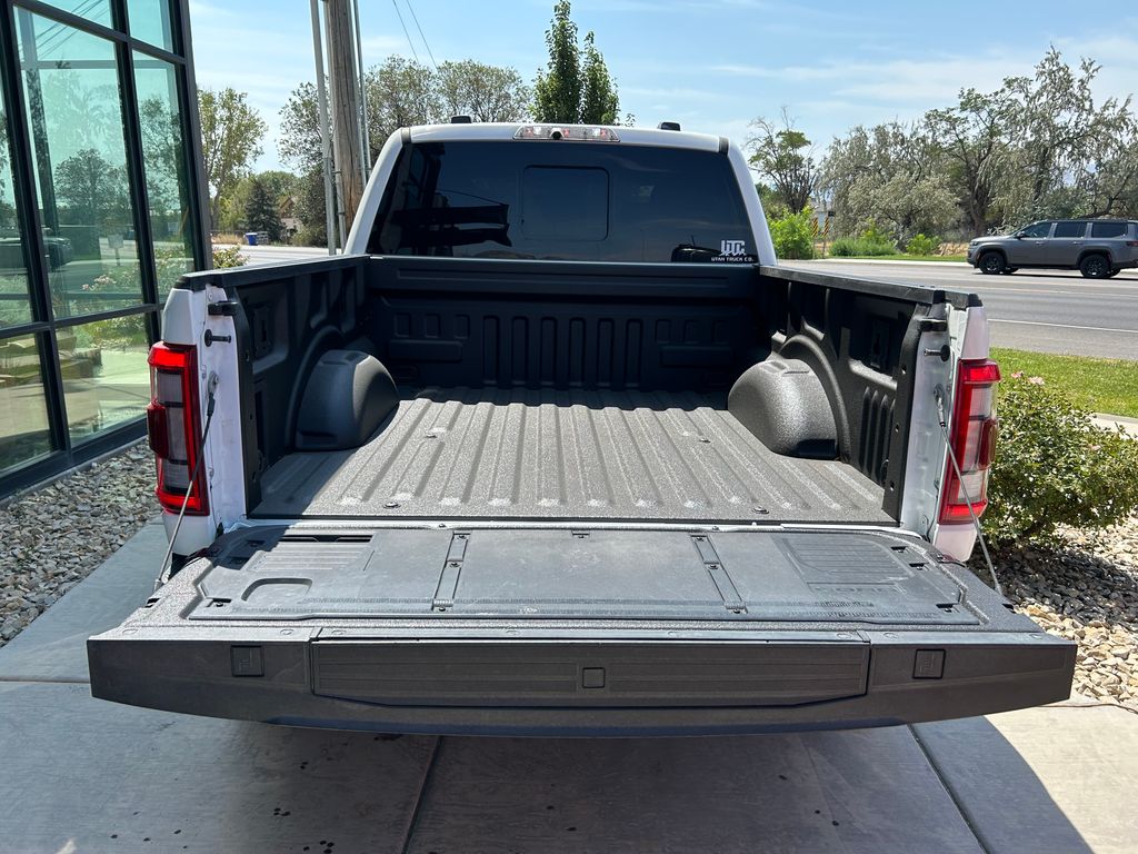 2023 Ford F-150 Raptor - Photo 8