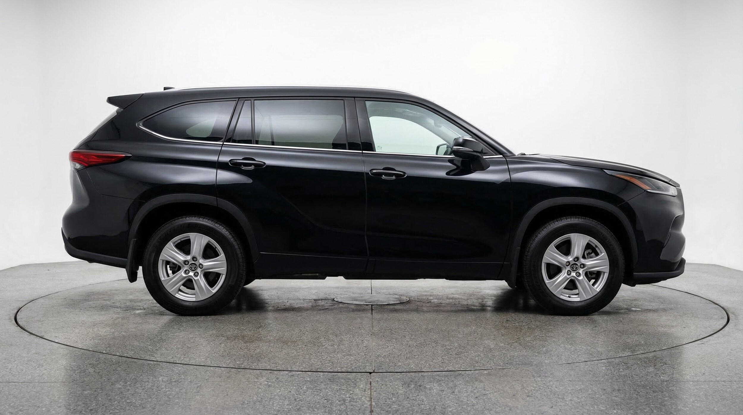 Thumbnail: 2025 Toyota Highlander - 8
