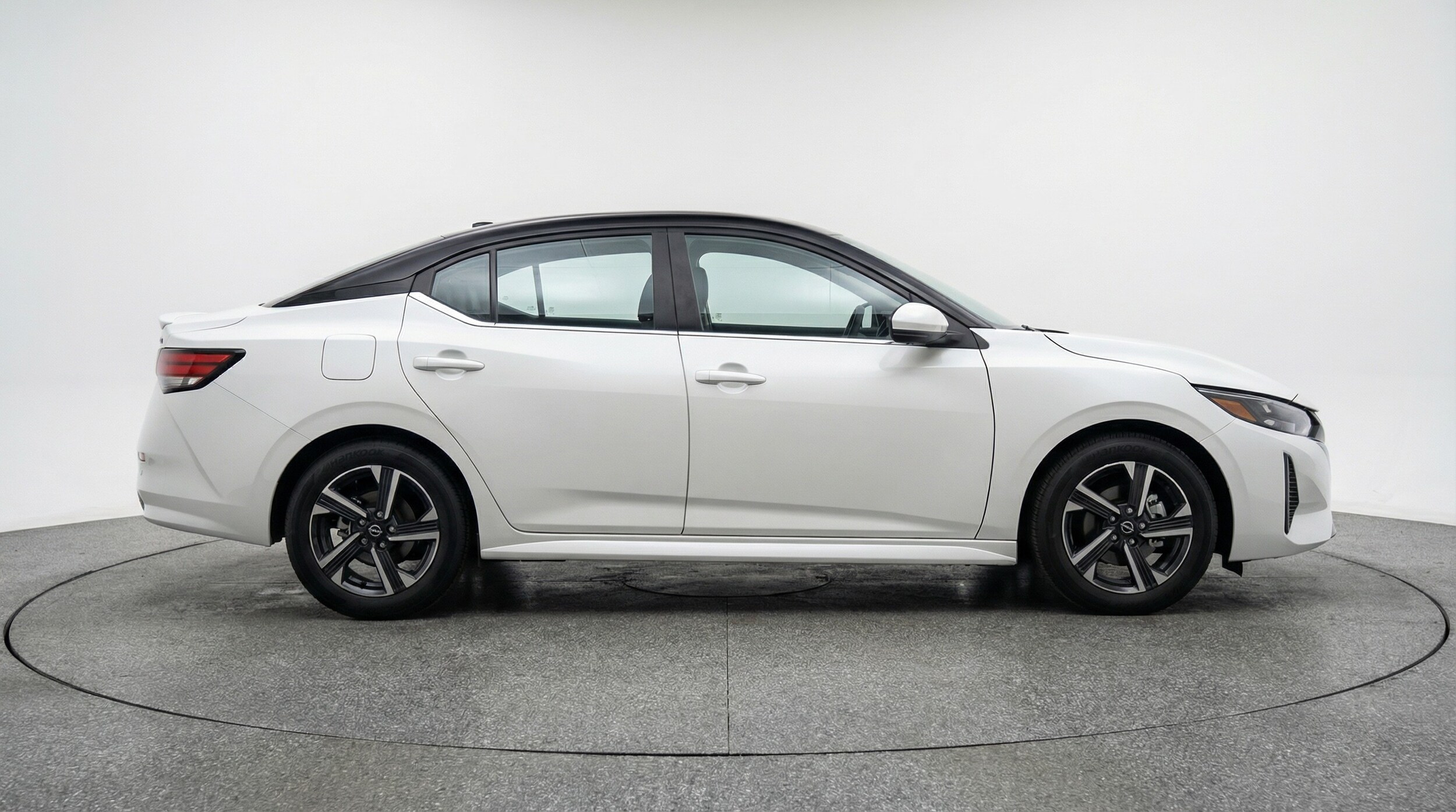 Thumbnail: 2025 Nissan Sentra - 8