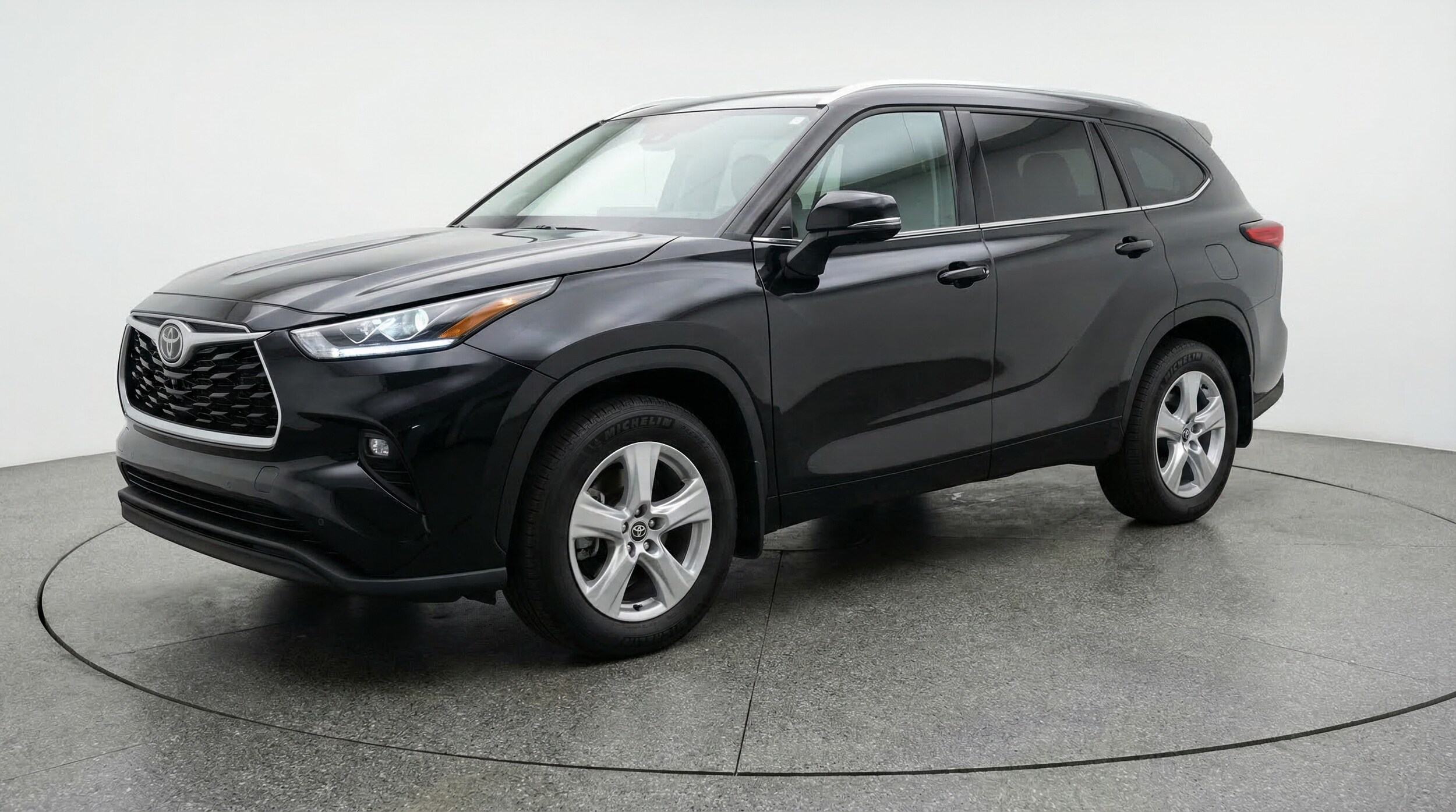 Thumbnail: 2025 Toyota Highlander - 3