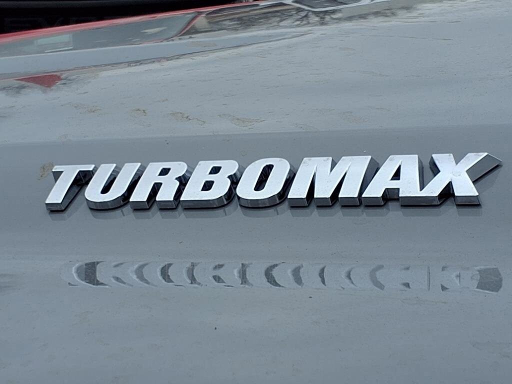 2025 Chevrolet Silverado 1500 RST photo 3