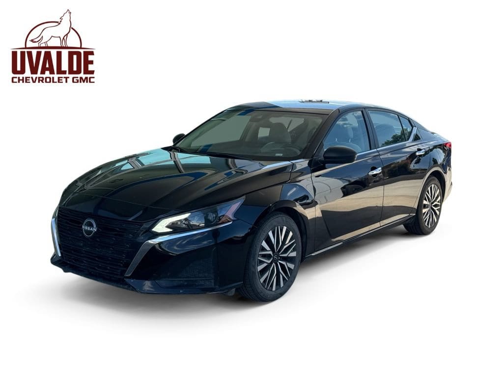 Used 2024 Nissan Altima 2.5 SV