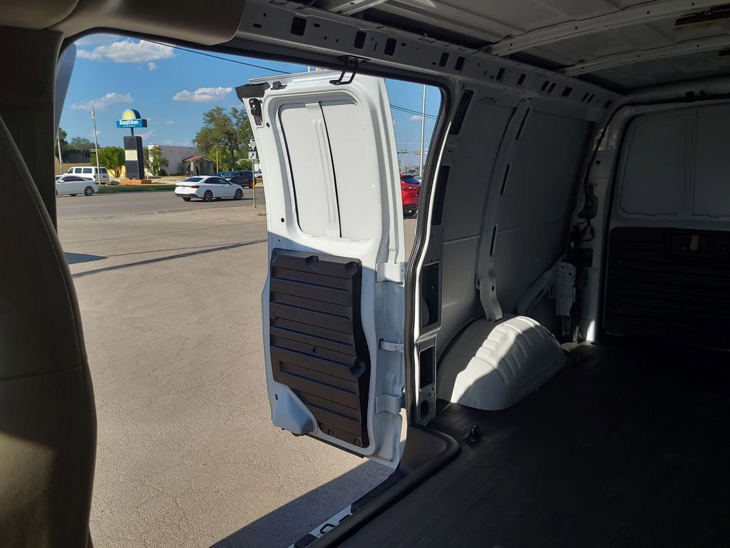 2025 Chevrolet Express Cargo Work Van - Photo 26