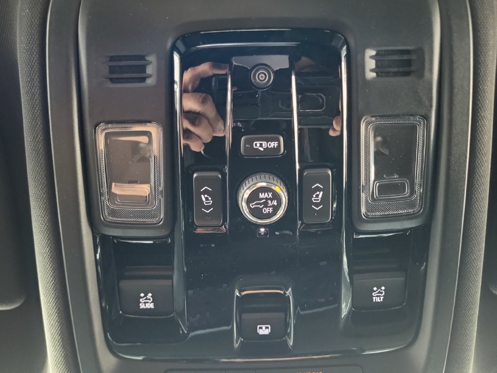 2027 Chevrolet Suburban LT - Photo 19