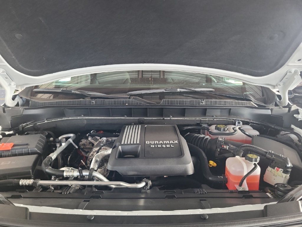 2027 Chevrolet Suburban LT - Photo 24