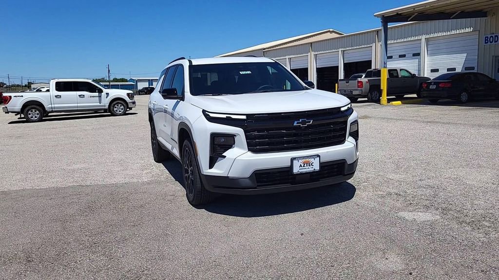 2026 Chevrolet Traverse LT - Photo 2
