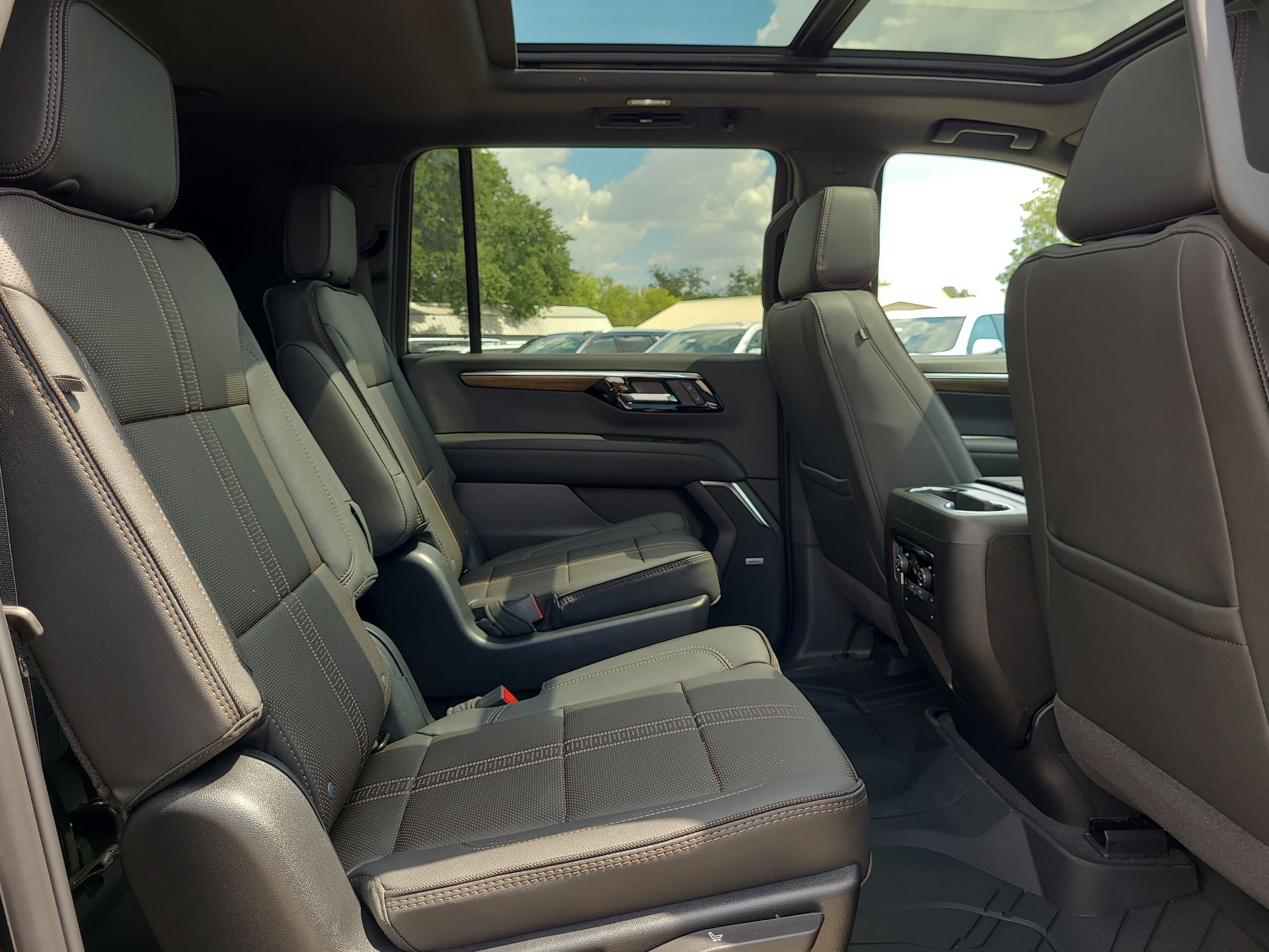 2026 Chevrolet Suburban High Country - Photo 88