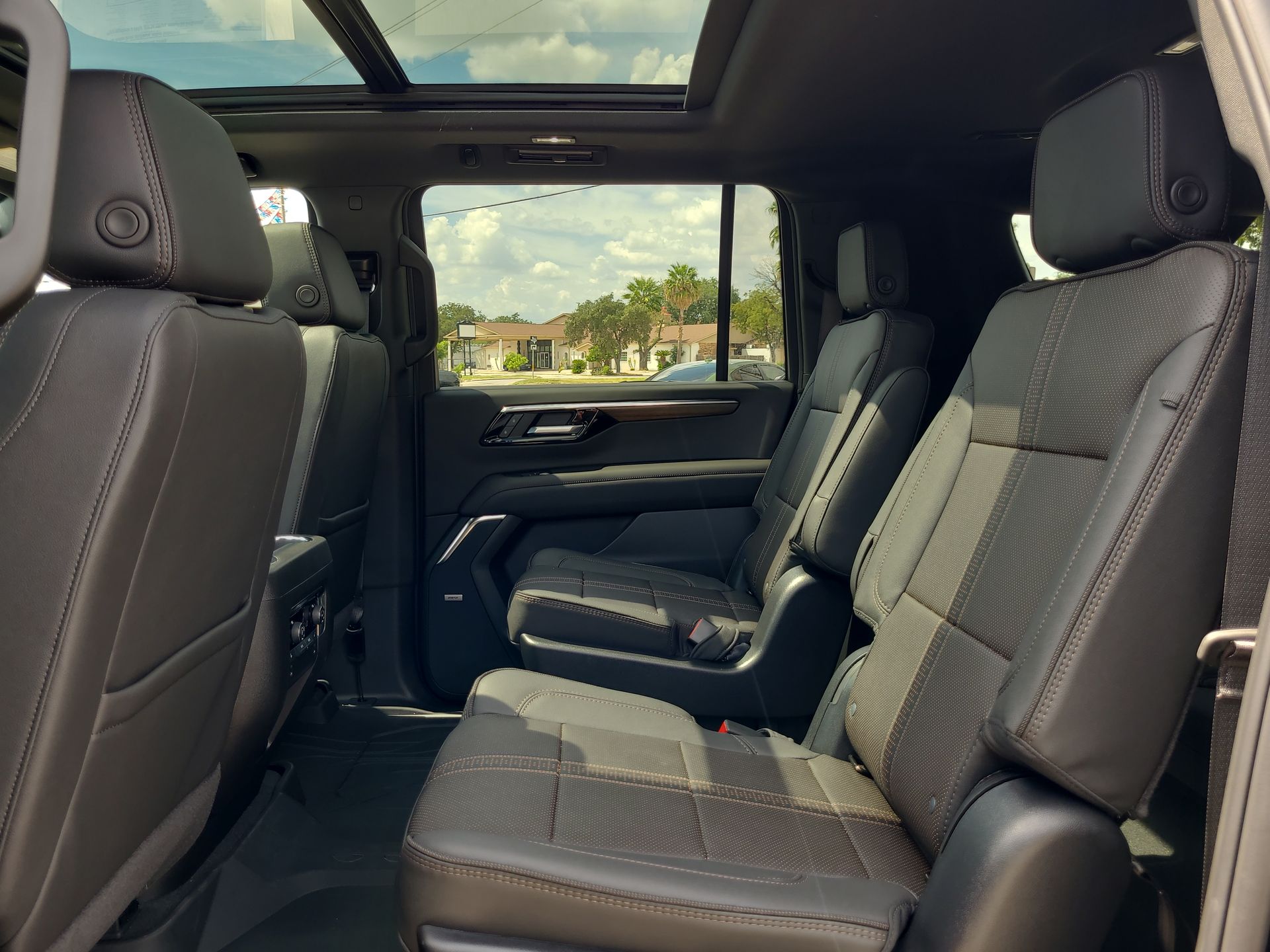 2026 Chevrolet Suburban High Country - Photo 86