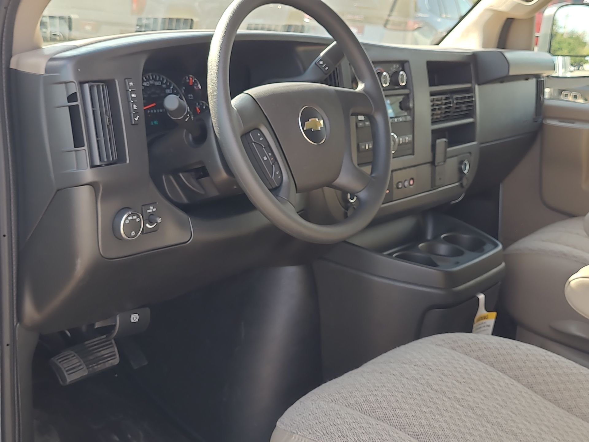 2025 Chevrolet Express Cargo Work Van - Photo 70