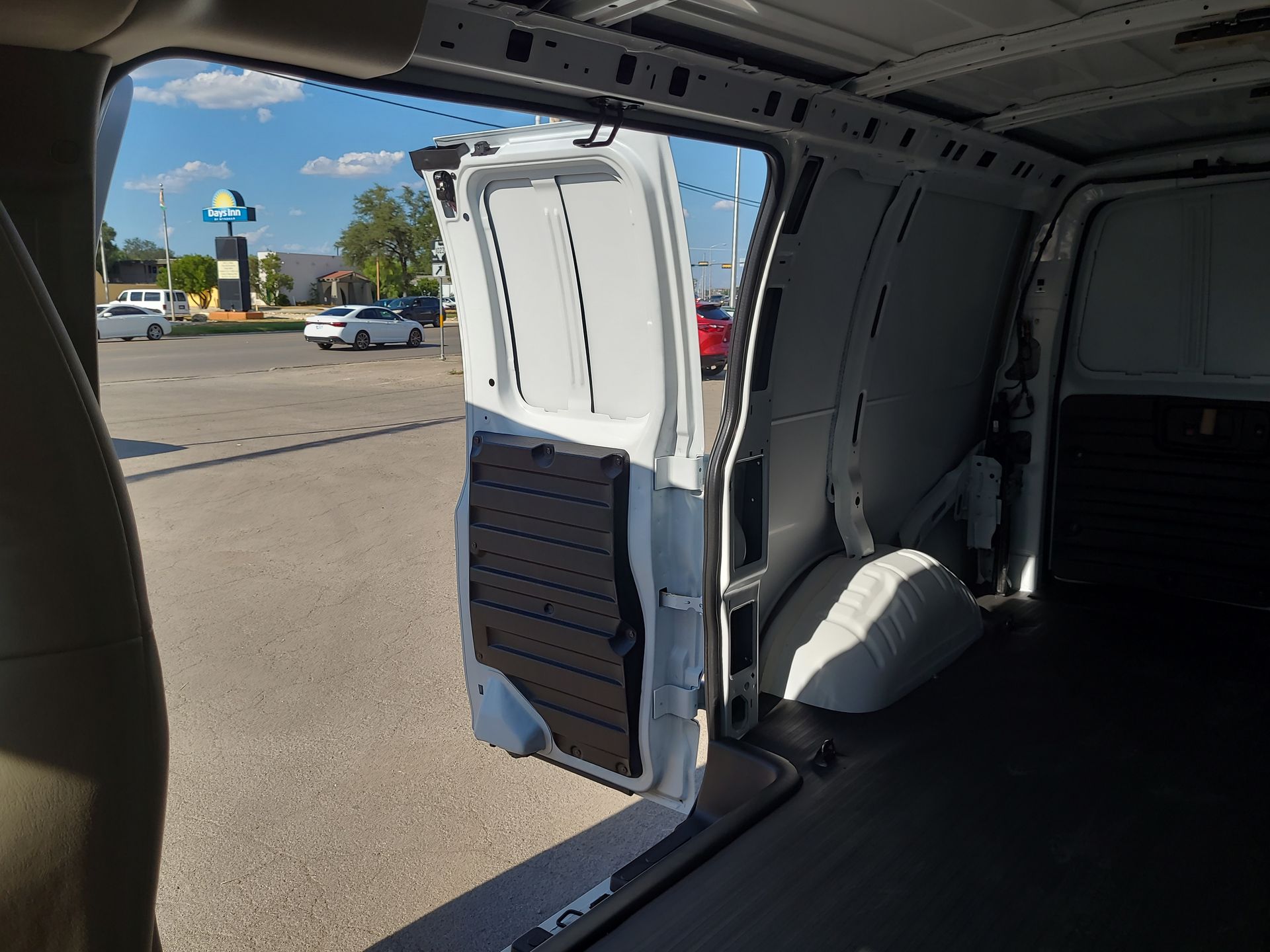 2025 Chevrolet Express Cargo Work Van - Photo 86