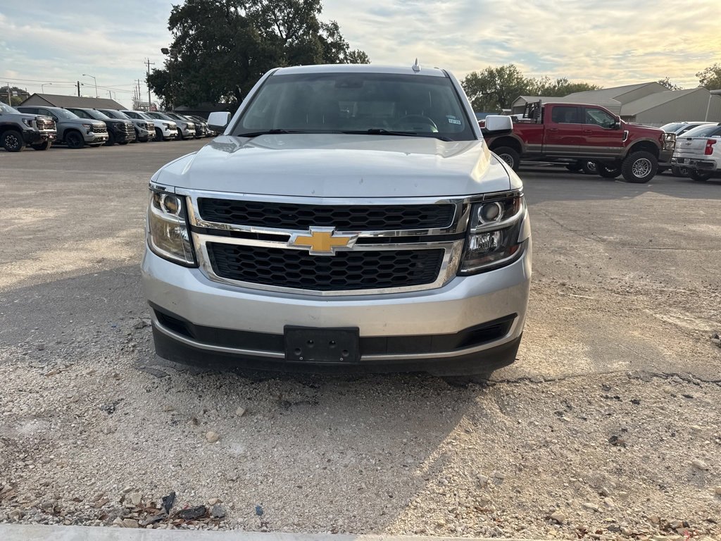 2018 Chevrolet Tahoe LT photo 2
