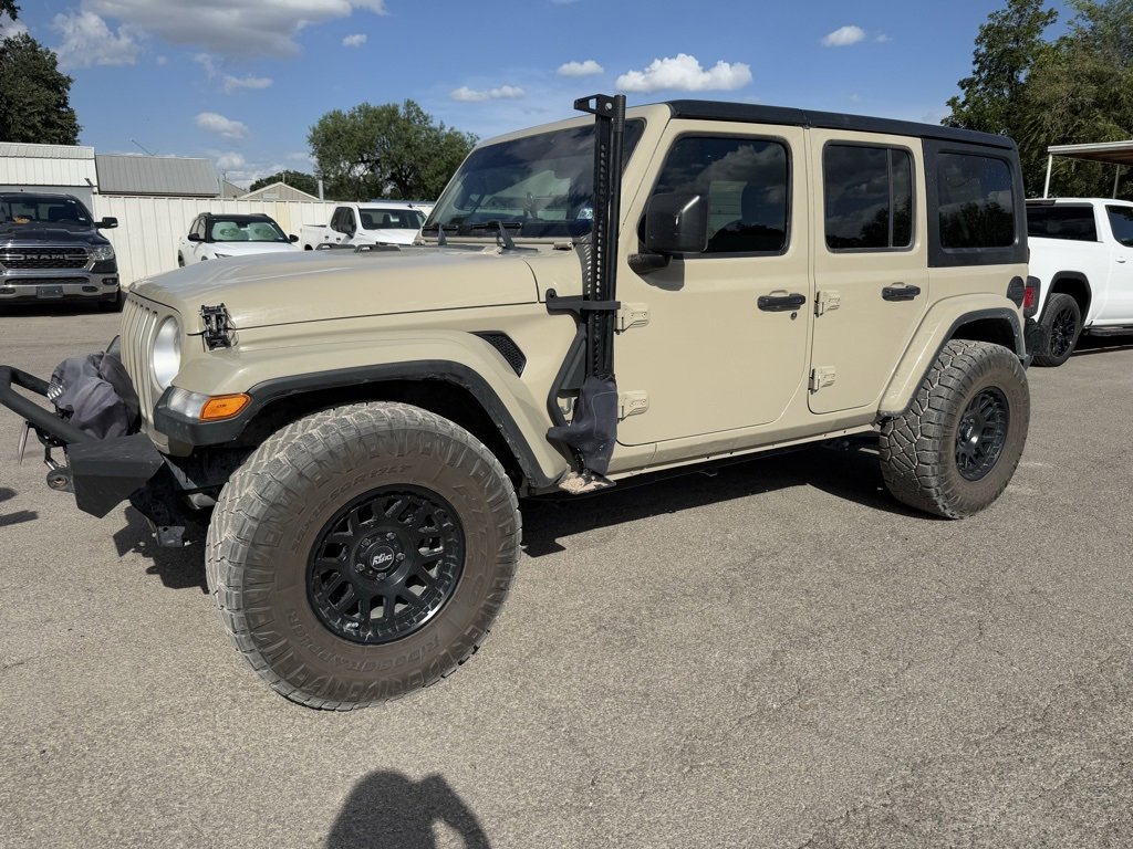 2022 Jeep Wrangler Unlimited Sahara photo 3