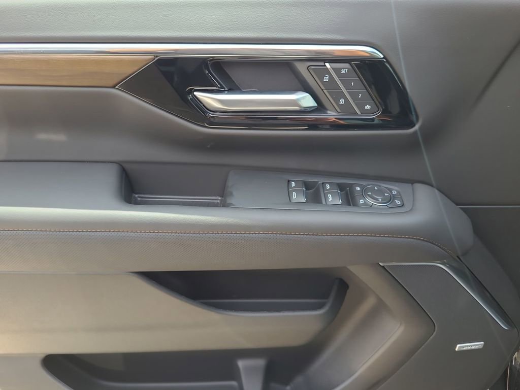 2026 Chevrolet Suburban High Country - Photo 23