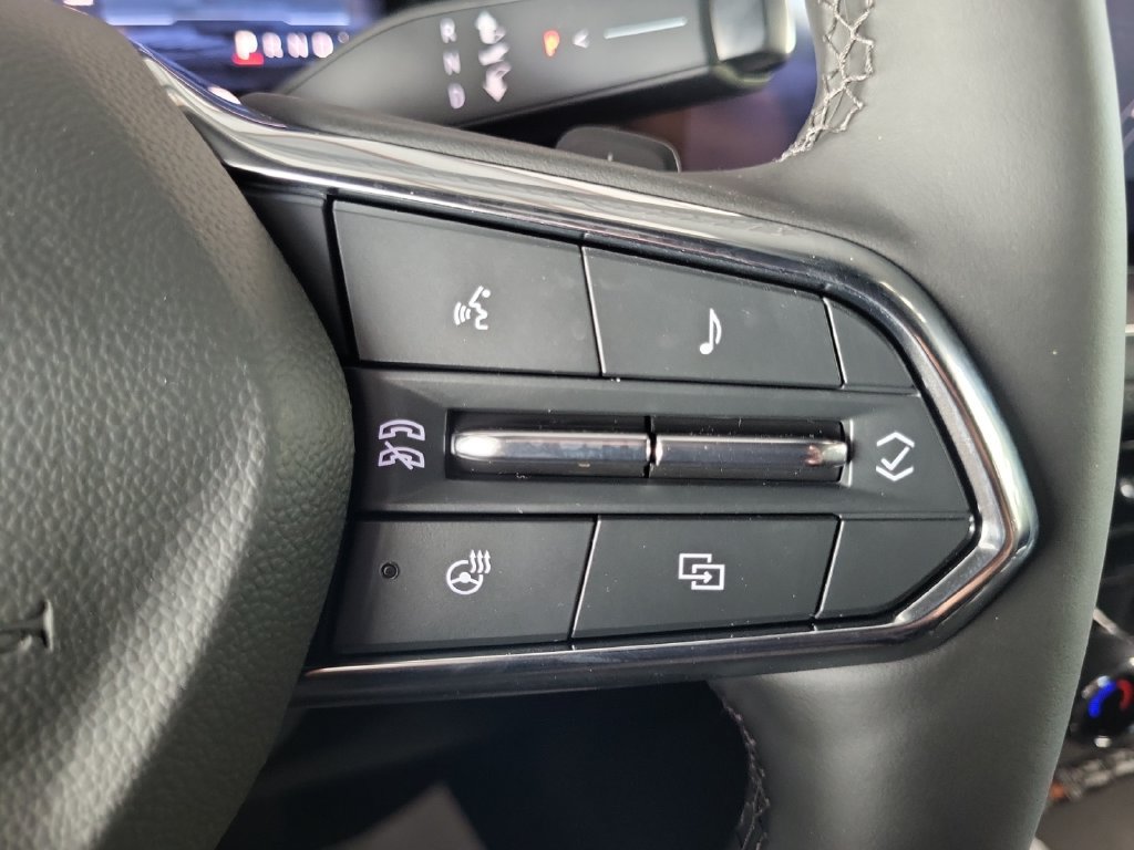 2027 Chevrolet Suburban LT - Photo 20