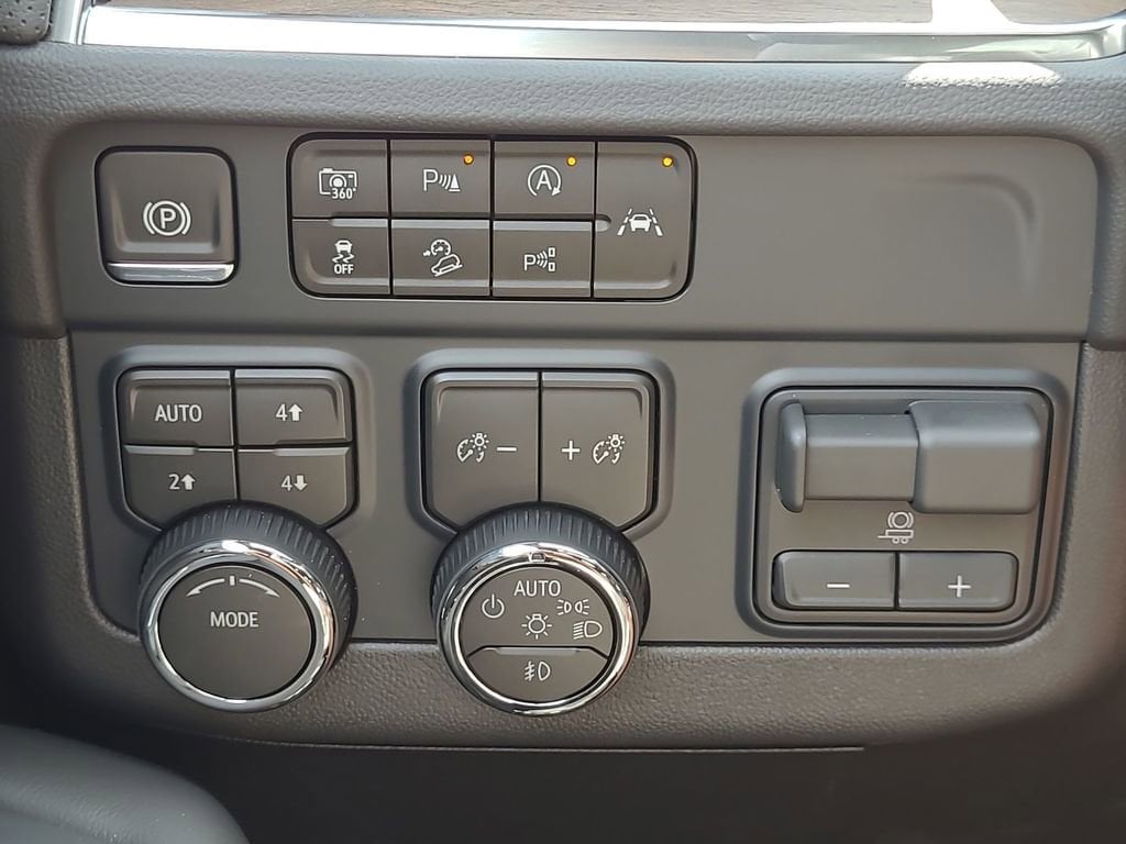 2026 Chevrolet Suburban High Country - Photo 18