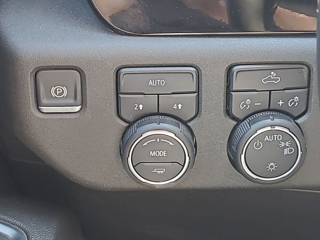2025 Chevrolet Silverado 1500 LT - Photo 18
