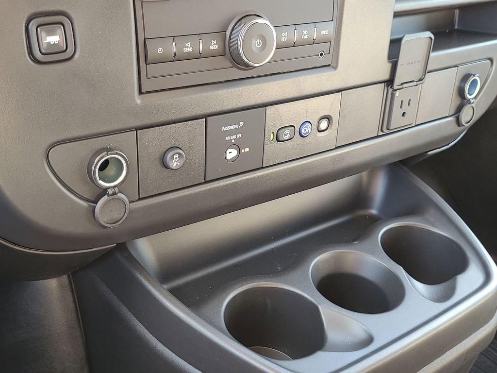 2025 Chevrolet Express Cargo Work Van - Photo 36