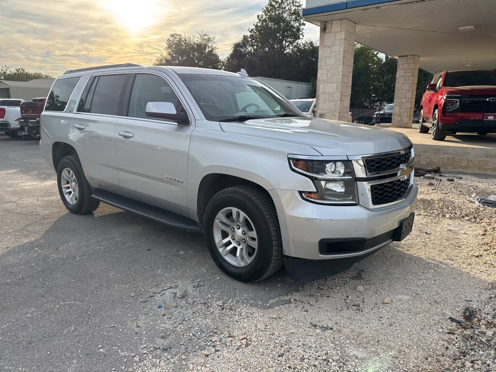 2018 Chevrolet Tahoe LT photo 3