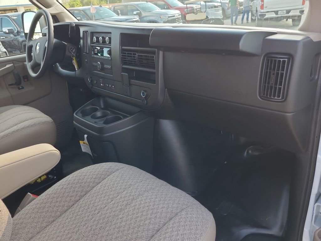 2025 Chevrolet Express Cargo Work Van - Photo 30