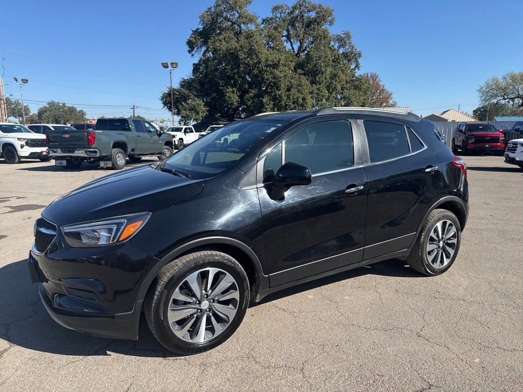 2022 Buick Encore Preferred's photo