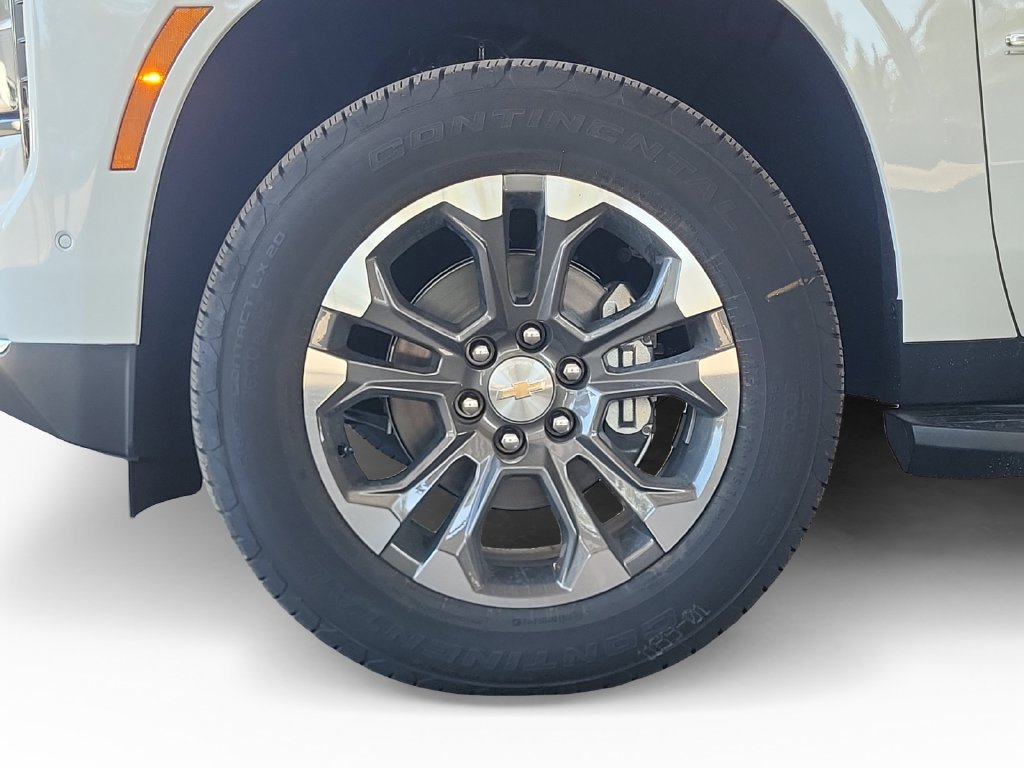 2027 Chevrolet Suburban LT - Photo 9