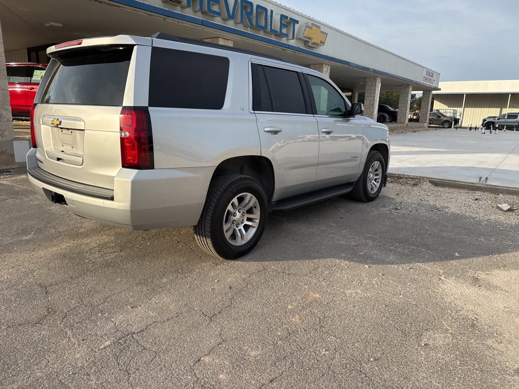 2018 Chevrolet Tahoe LT photo 4