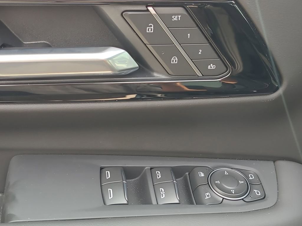 2026 Chevrolet Suburban High Country - Photo 24