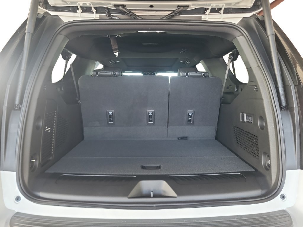 2027 Chevrolet Suburban LT - Photo 23