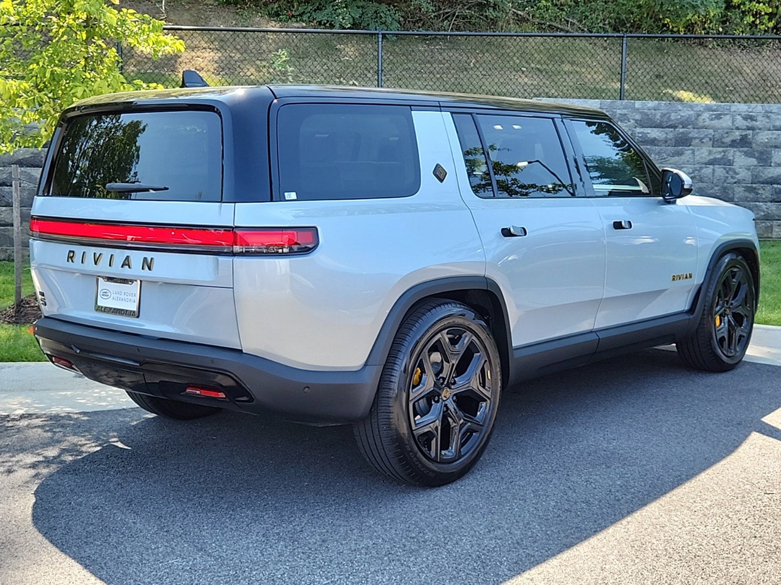 Used 2023 Rivian R1S Adventure with VIN 7PDSGABAXPN017278 for sale in Alexandria, VA