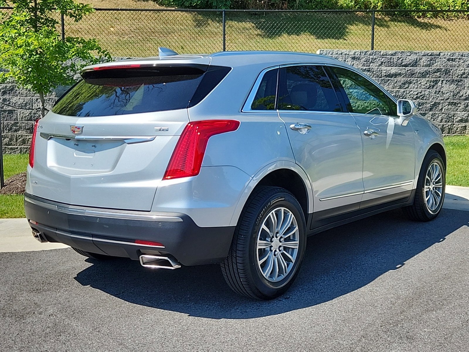 Used 2018 Cadillac XT5 Luxury with VIN 1GYKNDRS3JZ232721 for sale in Alexandria, VA