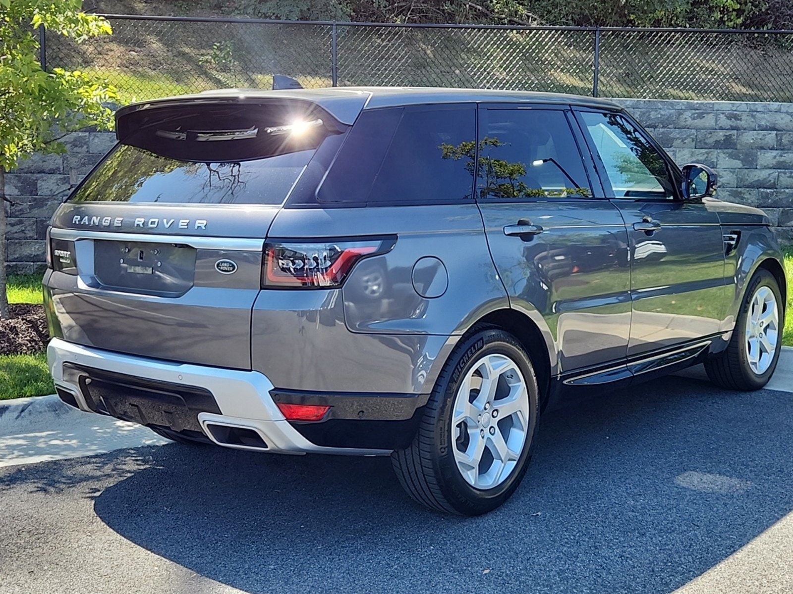 Used 2018 Land Rover Range Rover Sport HSE with VIN SALWR2RV9JA183297 for sale in Alexandria, VA