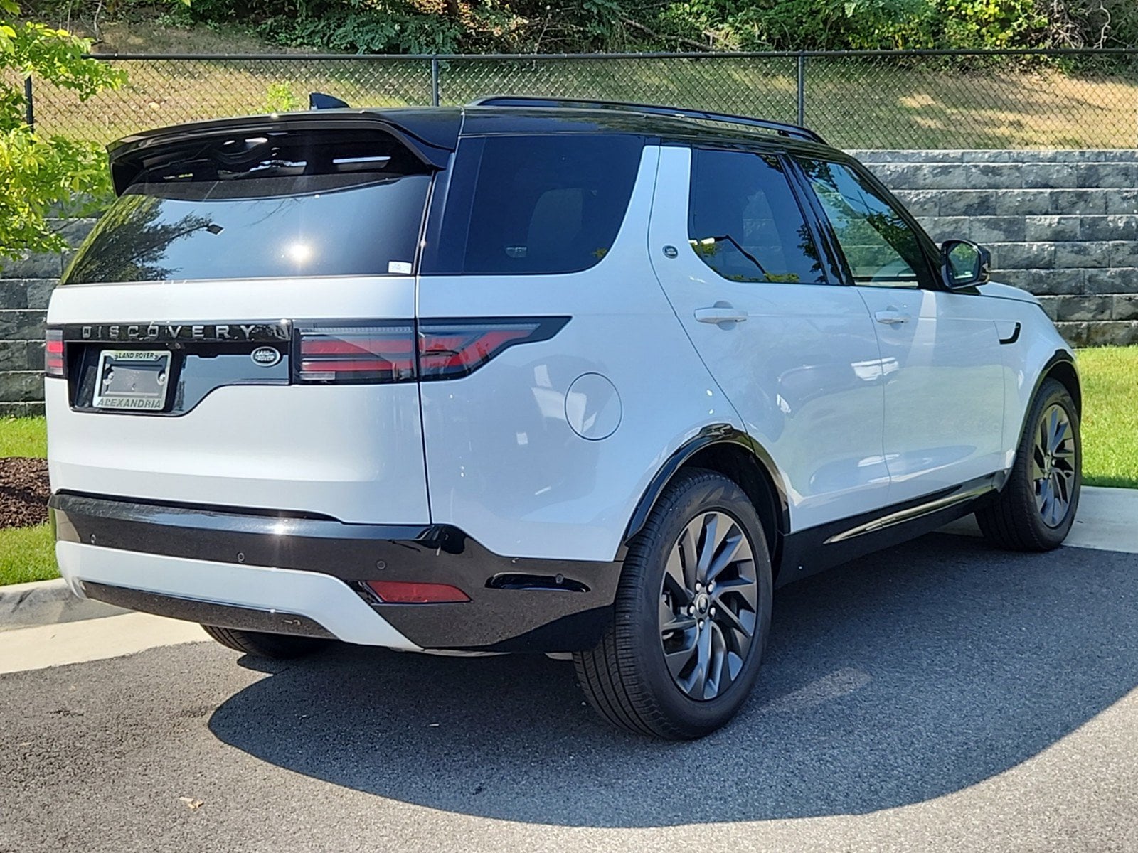 Used 2023 Land Rover Discovery S R Dynamic with VIN SALRT2EX5P2481399 for sale in Alexandria, VA