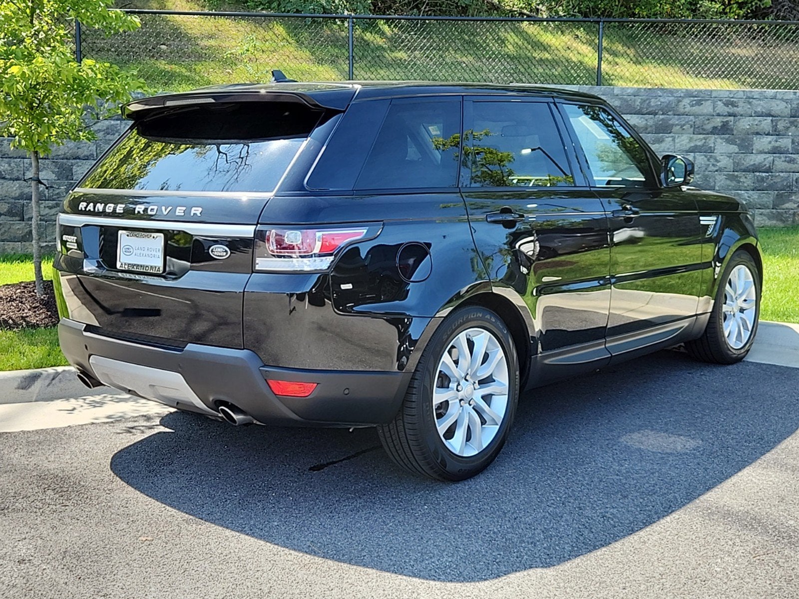 Used 2016 Land Rover Range Rover Sport Supercharged with VIN SALWR2EFXGA581996 for sale in Alexandria, VA