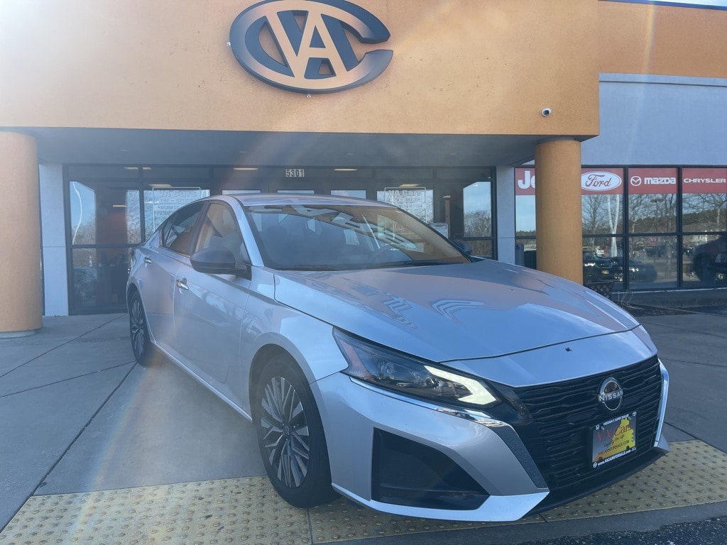 2024 Nissan Altima SV's photo