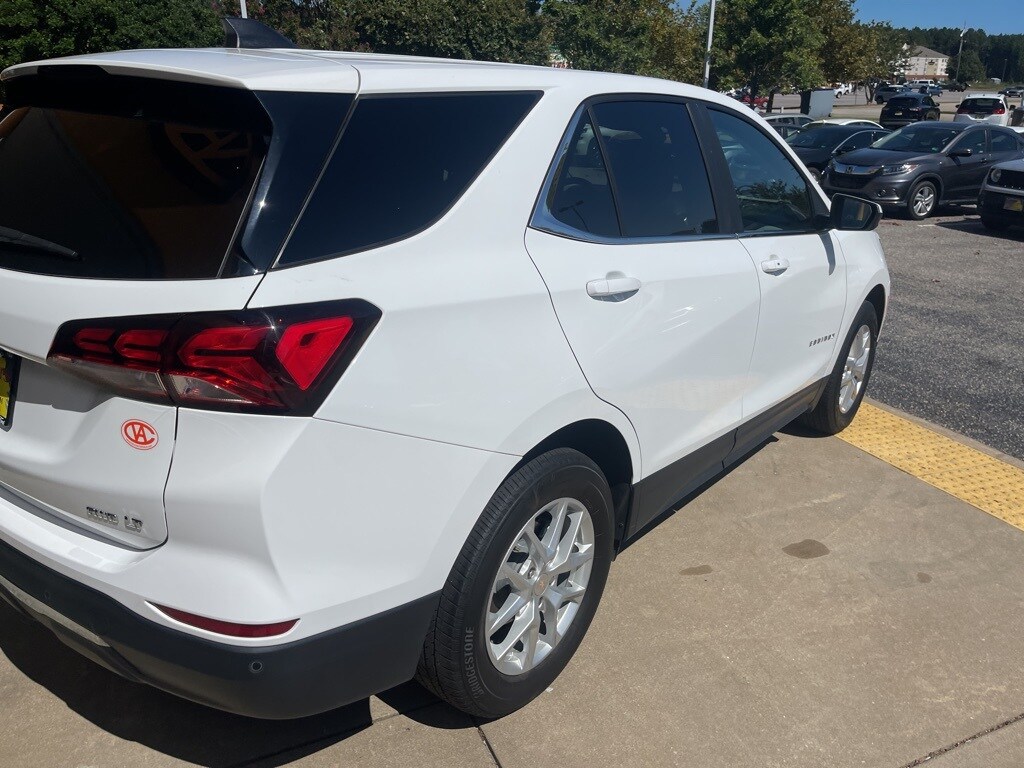 2023 Chevrolet Equinox LT photo 3