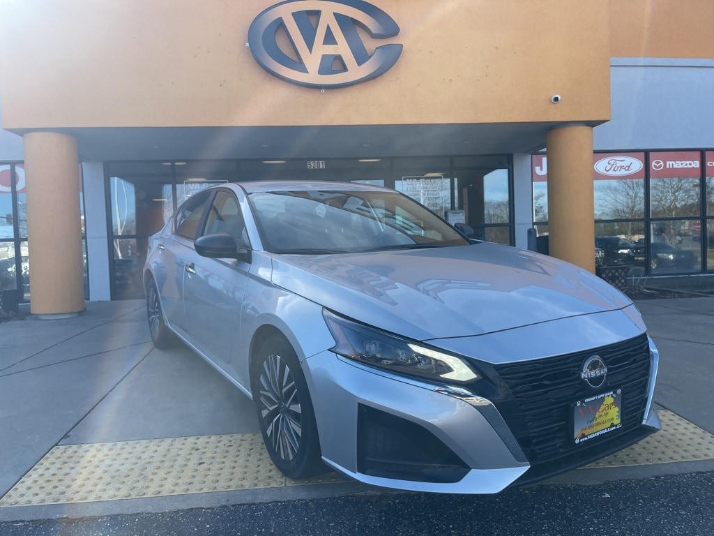 2024 Nissan Altima SV's photo