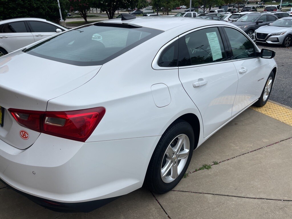 2023 Chevrolet Malibu LS photo 3