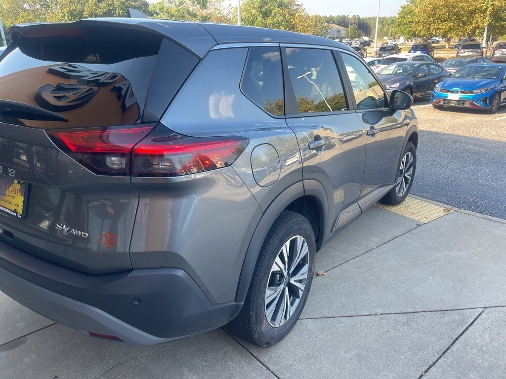 2023 Nissan Rogue SV photo 3