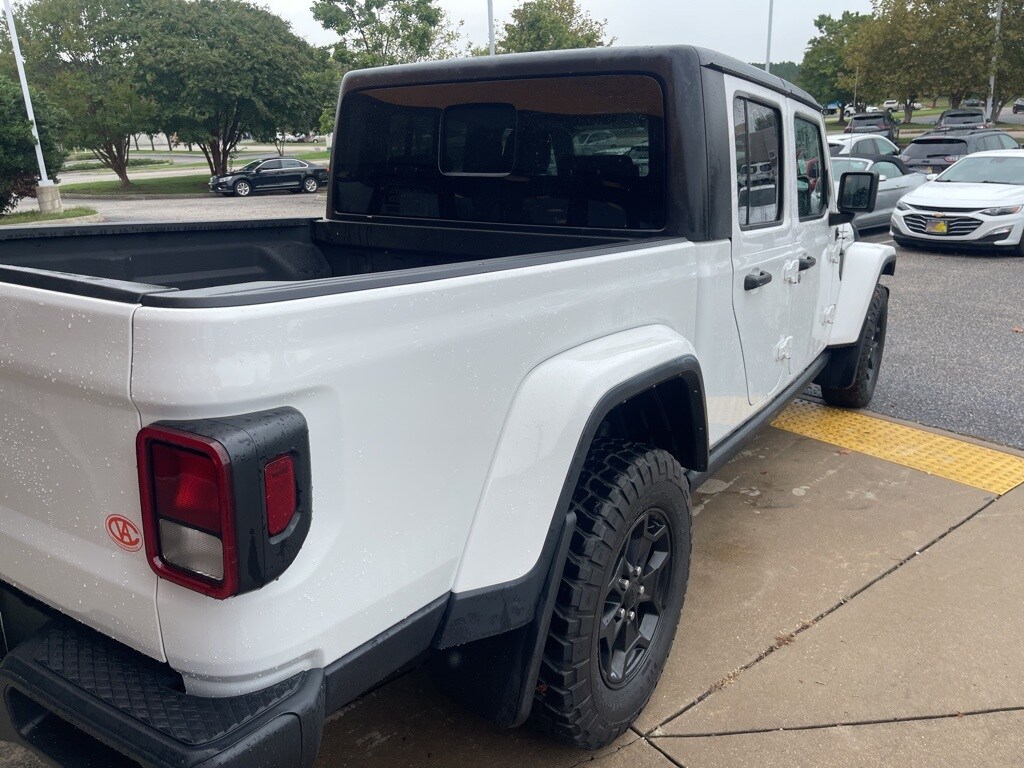 2021 Jeep Gladiator Willys photo 3