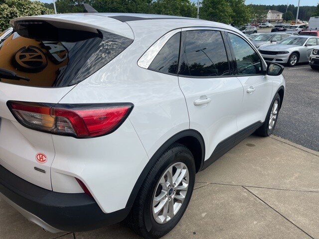 2022 Ford Escape Hybrid SE photo 3