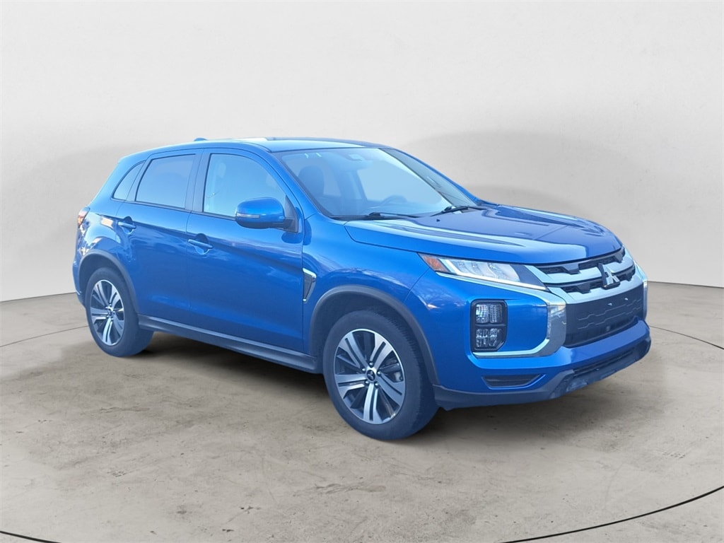 2024 Mitsubishi Outlander SE's photo