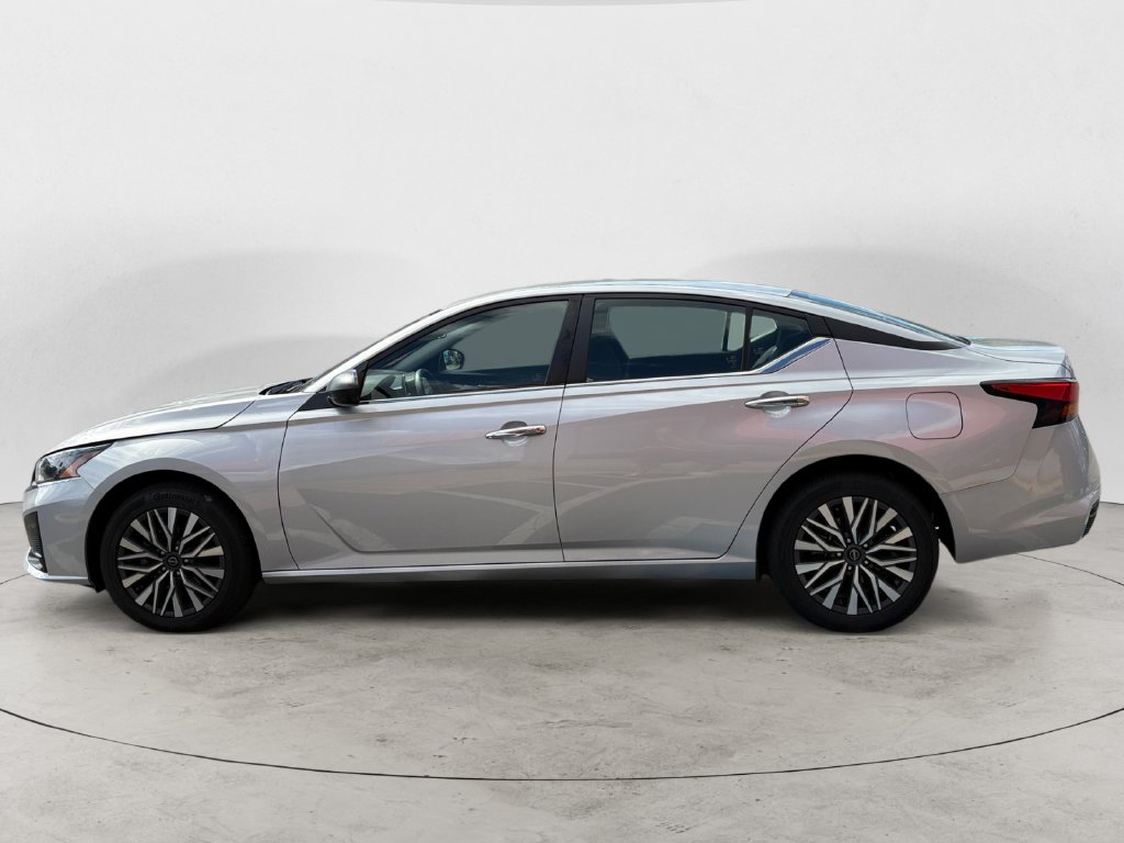 2024 Nissan Altima SV - Photo 6