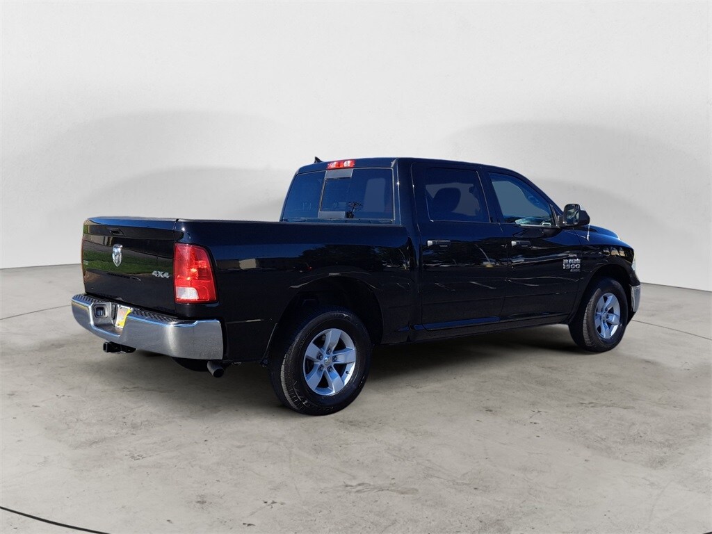 2023 Ram 1500 Classic SLT photo 3