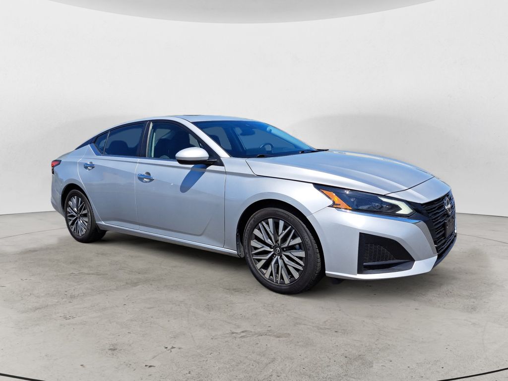 2023 Nissan Altima SV