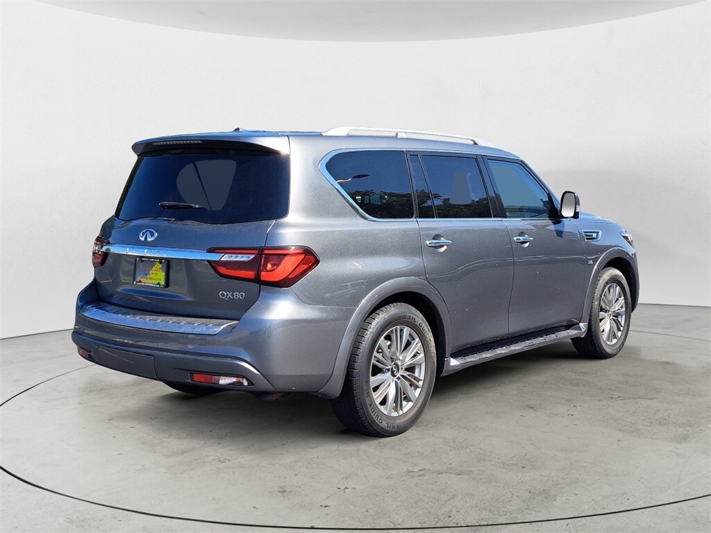 2020 Infiniti QX80 Luxe photo 3